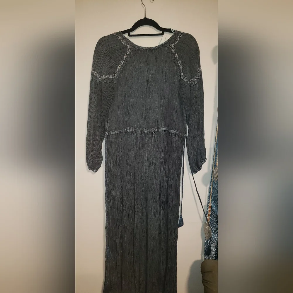 Sweet Magnolia dress. Size Large. Color blue denim. - Picture 2 of 3